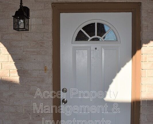 3rd image of 811 French Ave #11
