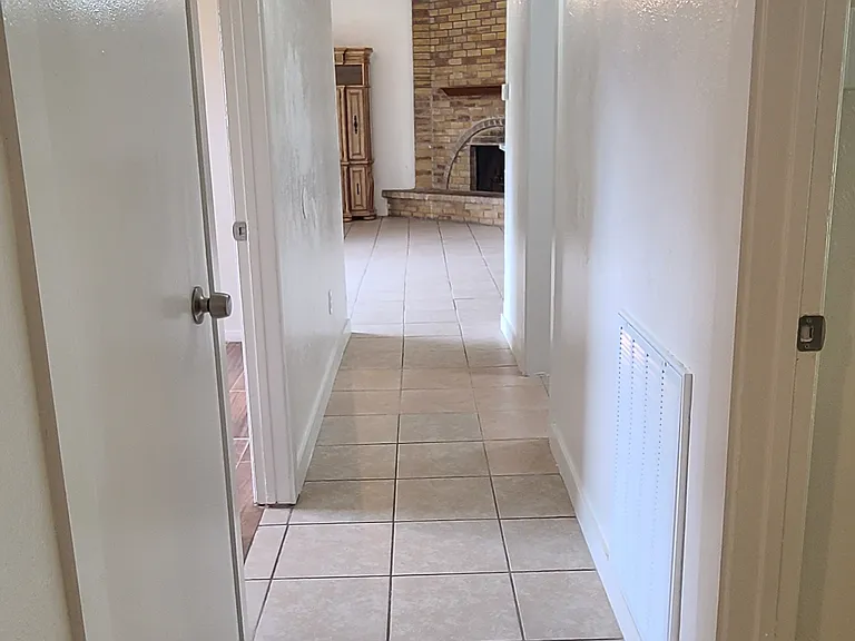 6705 Greenfield Dr — Photo 18
