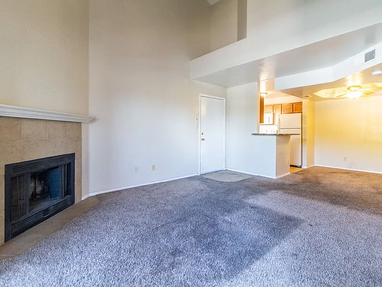 3845 E Greenway Rd #213 — Photo 4