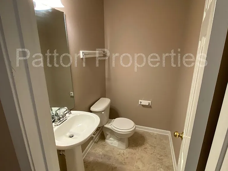 214 Elders Pond Dr — Photo 7