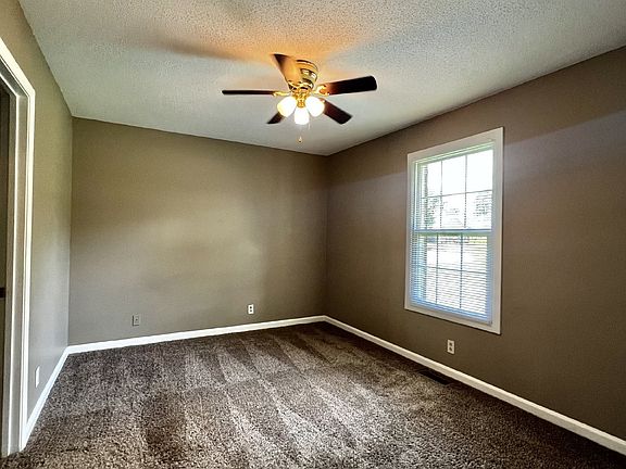 5th image of 3427 Oak Lawn Dr