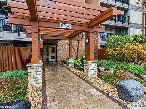 2nd image of 5950 Oakwood Dr APT 6H