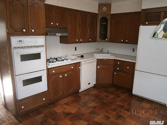 4th image of 43 Pearsall Pl