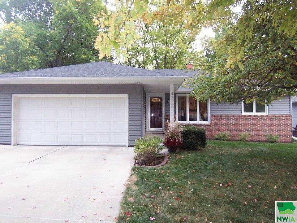 1st image of 4212 Village Green Ct