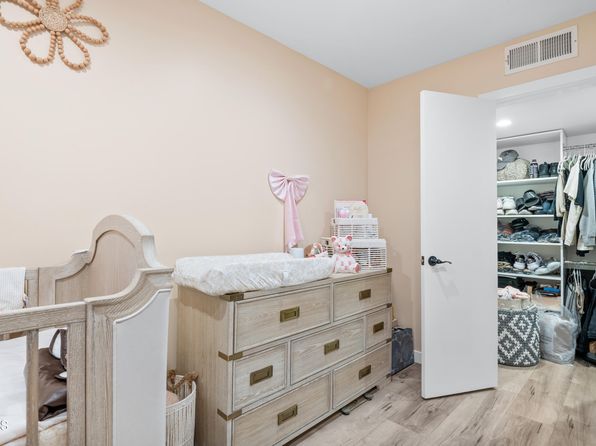 20224 Cohasset St UNIT 12