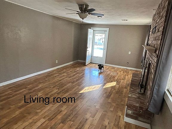 5th image of 927 Maple St