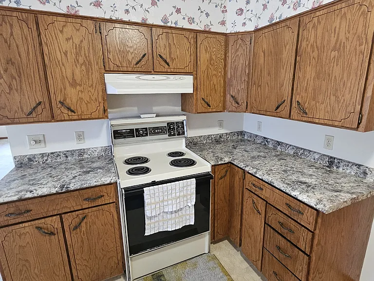 715 Code Ave S #7 — Photo 2