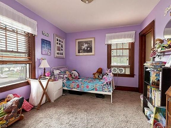 4th image of 1377 White Bear Ave N