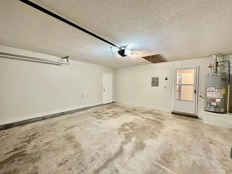 519 E Timberlake Dr — Photo 13