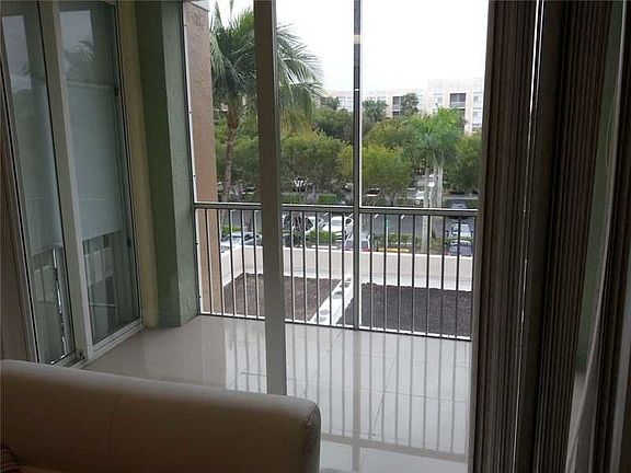 4th image of 9755 NW 52nd St APT 321