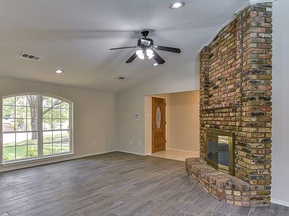 4th image of 901 Canterbury Ct
