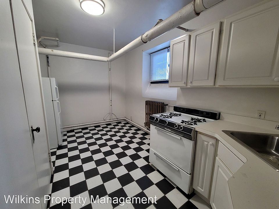 1st image of 2121 E Capitol Dr APT 303