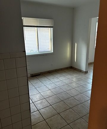 5th image of 1633 Superior St #2