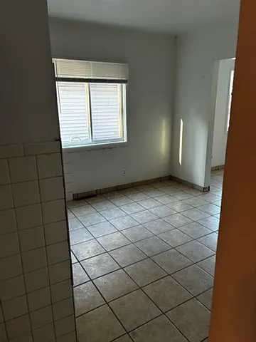1633 Superior St #2 — Photo 5
