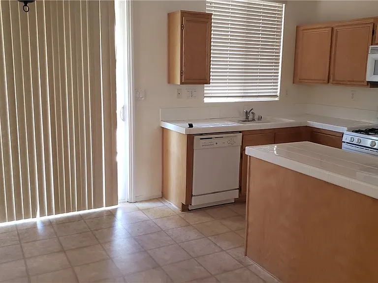 9112 Manalang Rd — Photo 32