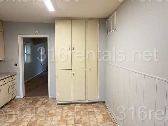 5th image of 805 S Alleghany St