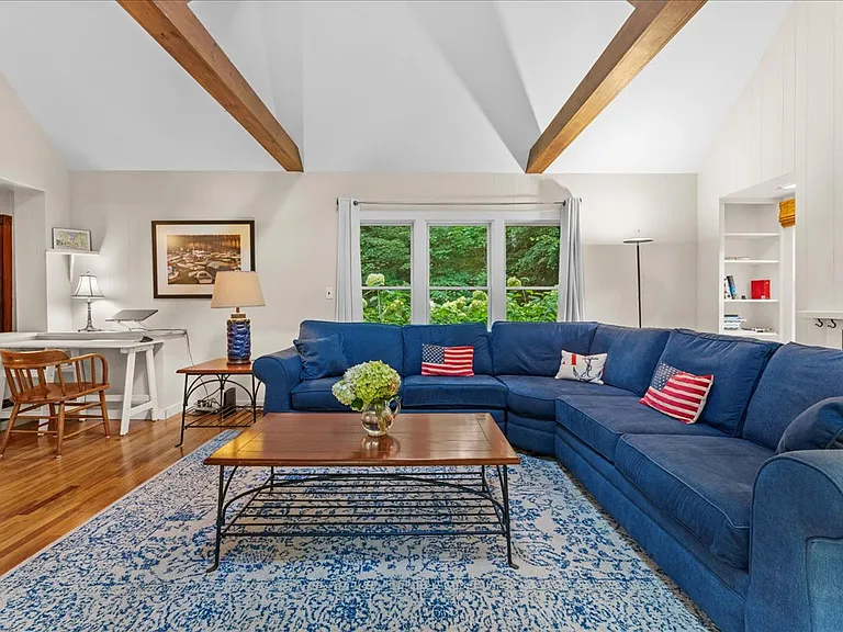 44 Stetson Pl — Photo 8