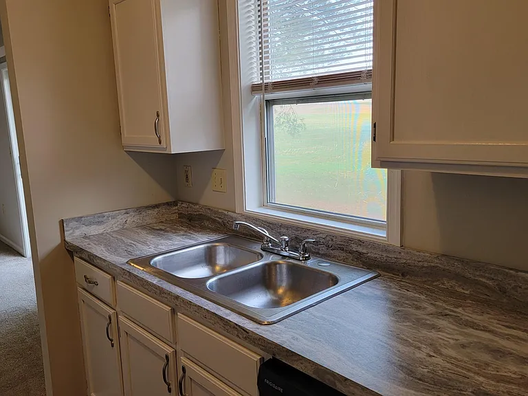 63 Hilldale Dr — Photo 9