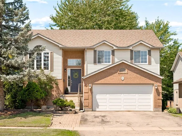 17 McLachlan Pl, Guelph, ON N1H 8K3