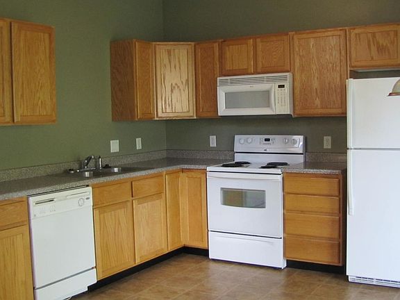 3rd image of 1526 W Big Oak Dr