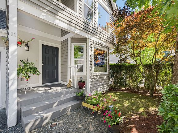 4th image of 1135 Lansdowne Dr #11
