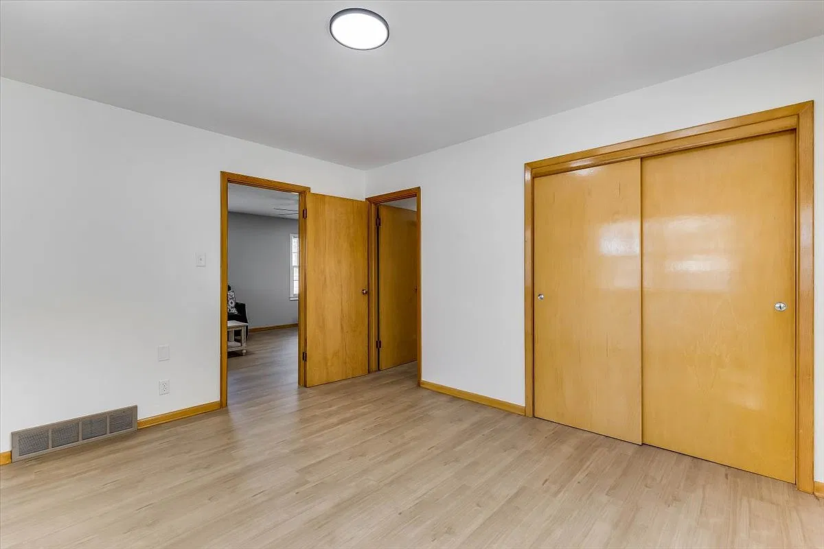 6 bed, 2650 sqft, $2,595 — Photo 4