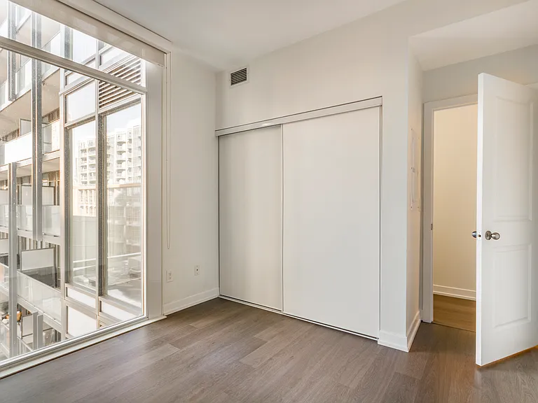 105 George St #713 — Photo 26