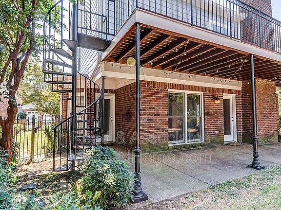 3rd image of 126 Riverwalk Pl