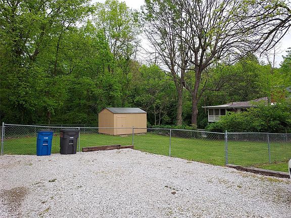 4th image of 723 E Beaumont Ave