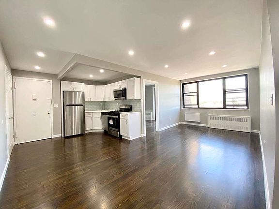 2nd image of 2380 Grand Ave APT 4B