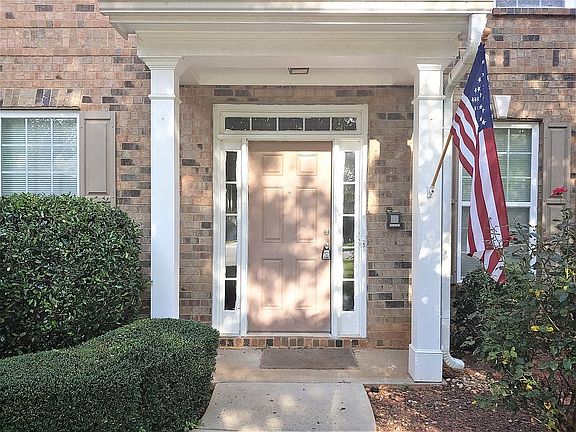 5th image of 550 Golden Meadow Dr