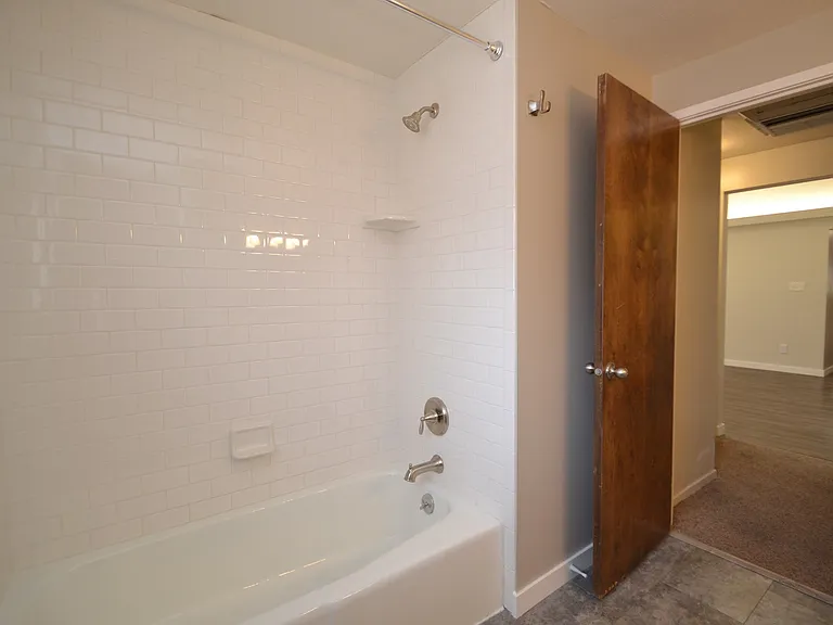 631 E 5900 S — Photo 19