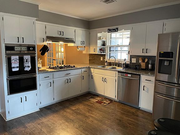 2nd image of 3833 Dalraida Pl