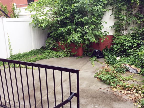 4th image of 288 Cornelia St #1