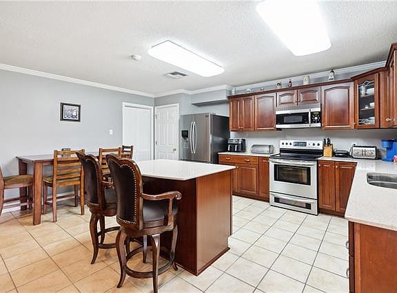 4th image of 7640 Arbor Dr