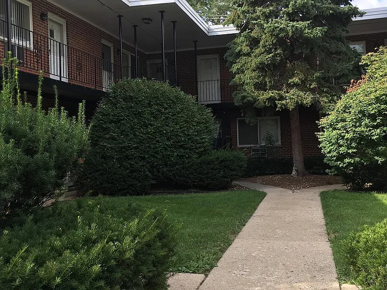 644 E North Broadway St — Photo 6