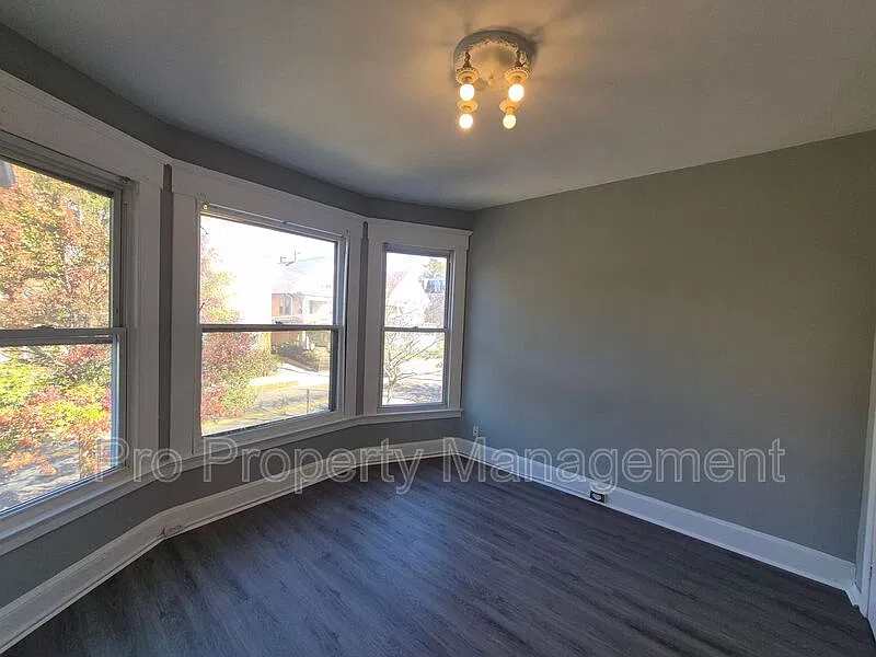 3 bed, 1.0 bath, $1,495 — Photo 4