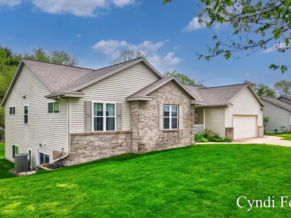 4329 Quail Run Dr, Dorr, MI 49323