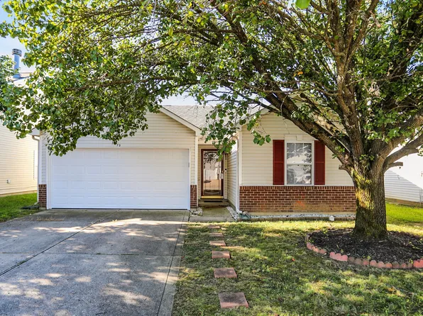 73 Winterwood Dr, Greenwood, IN 46143