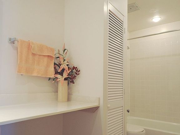 5th image of 7936 Janes Ave #203