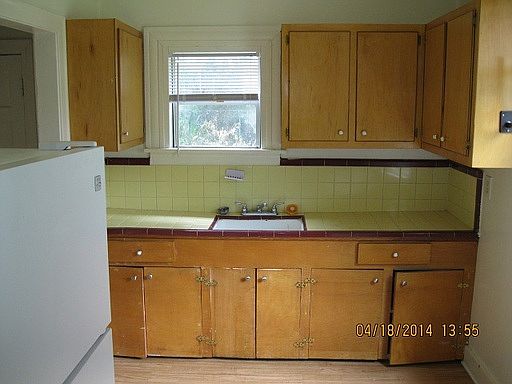 3rd image of 836 Cesery Ter