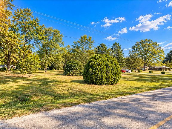 3rd image of 514 Old Columbus Rd