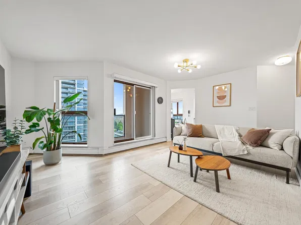 612 5th Ave #1705, New Westminster, BC V3M 1X5