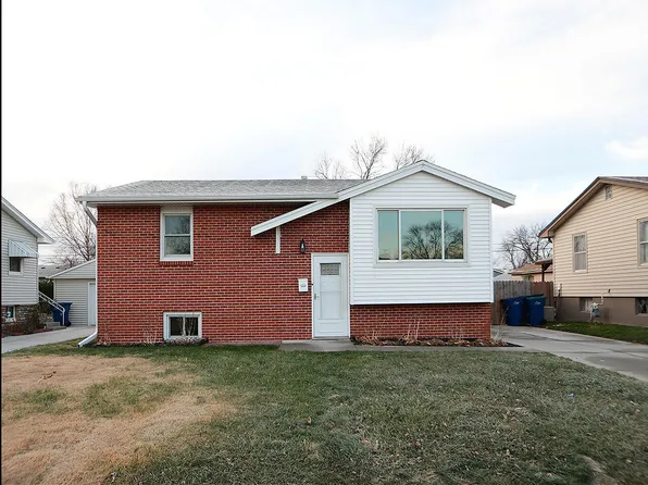 1005 Cachelin Dr, Carter Lake, IA 51510