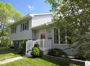 916 28th St, Cloquet, MN 55720