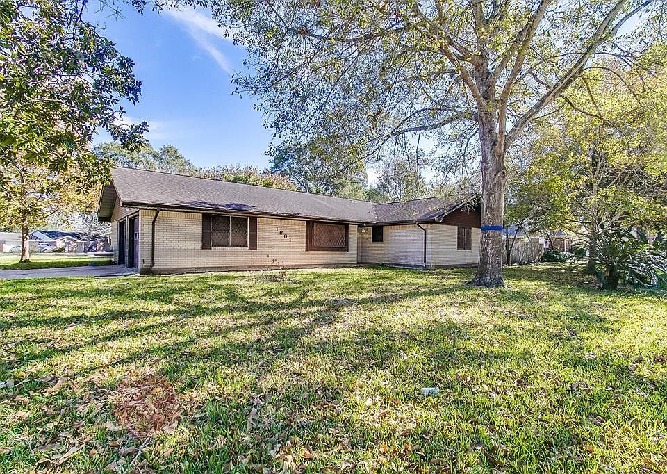 1st image of 1601 Lamar Dr
