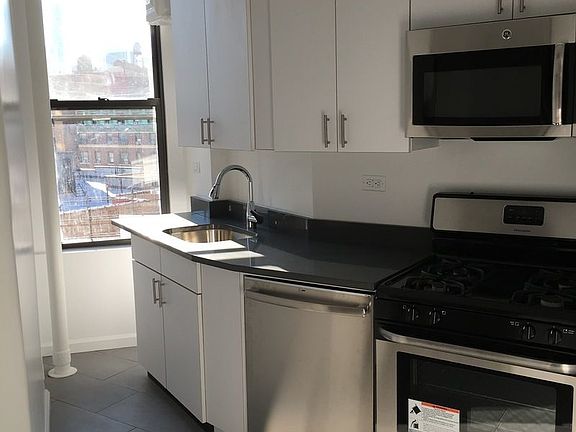 4th image of 166 W 72nd St APT 8B