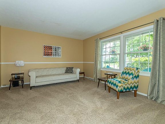 3rd image of 6335 Candlewood Ct