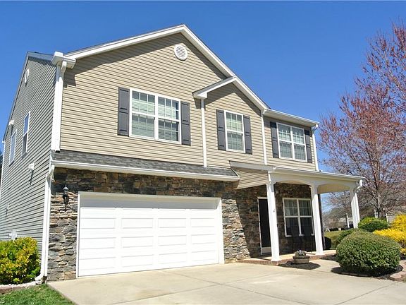 3rd image of 4015 Pepperbush Dr