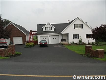 Exceptional Single Family Home on 1 acre